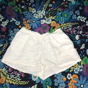 White fabric fashion shorts